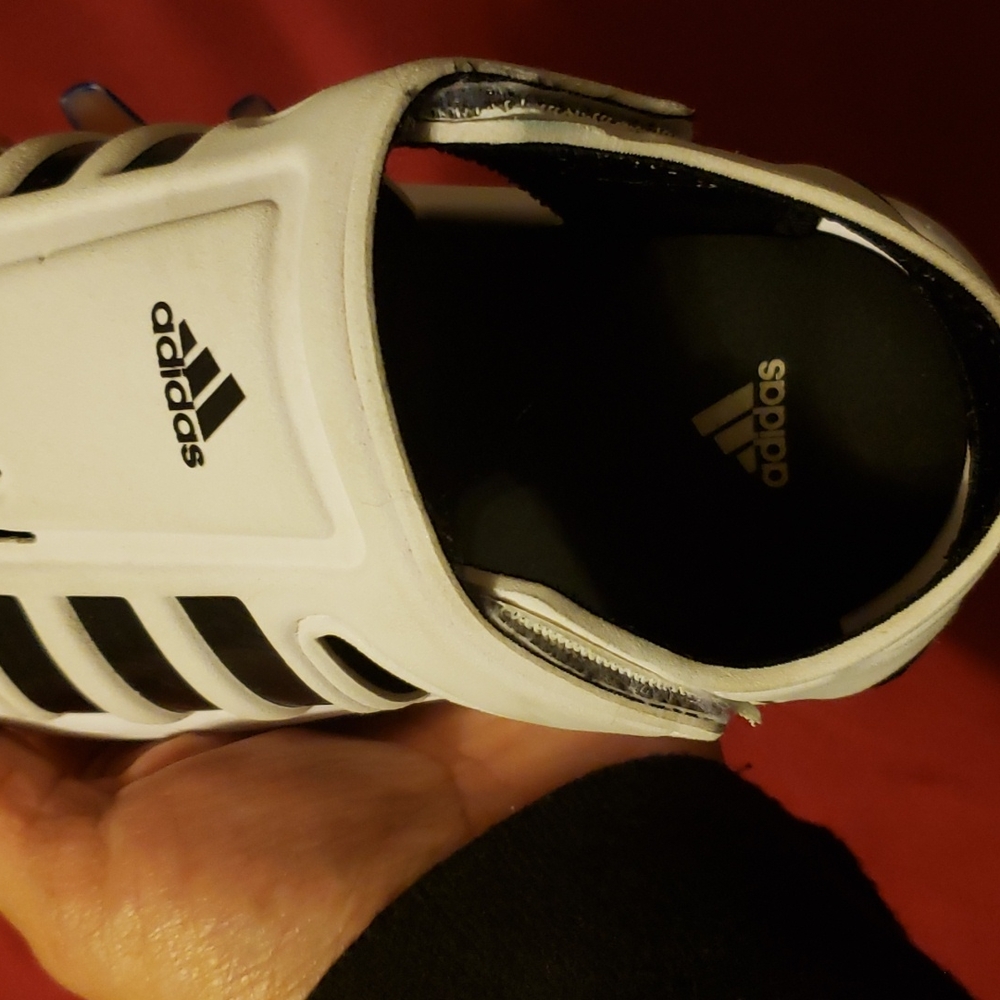 Adidas - Picture 4 of 5